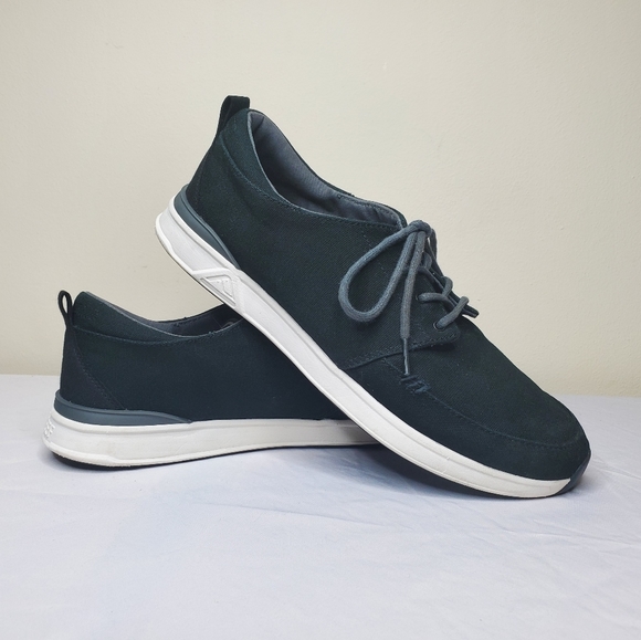 reef men's rover low fashion sneaker